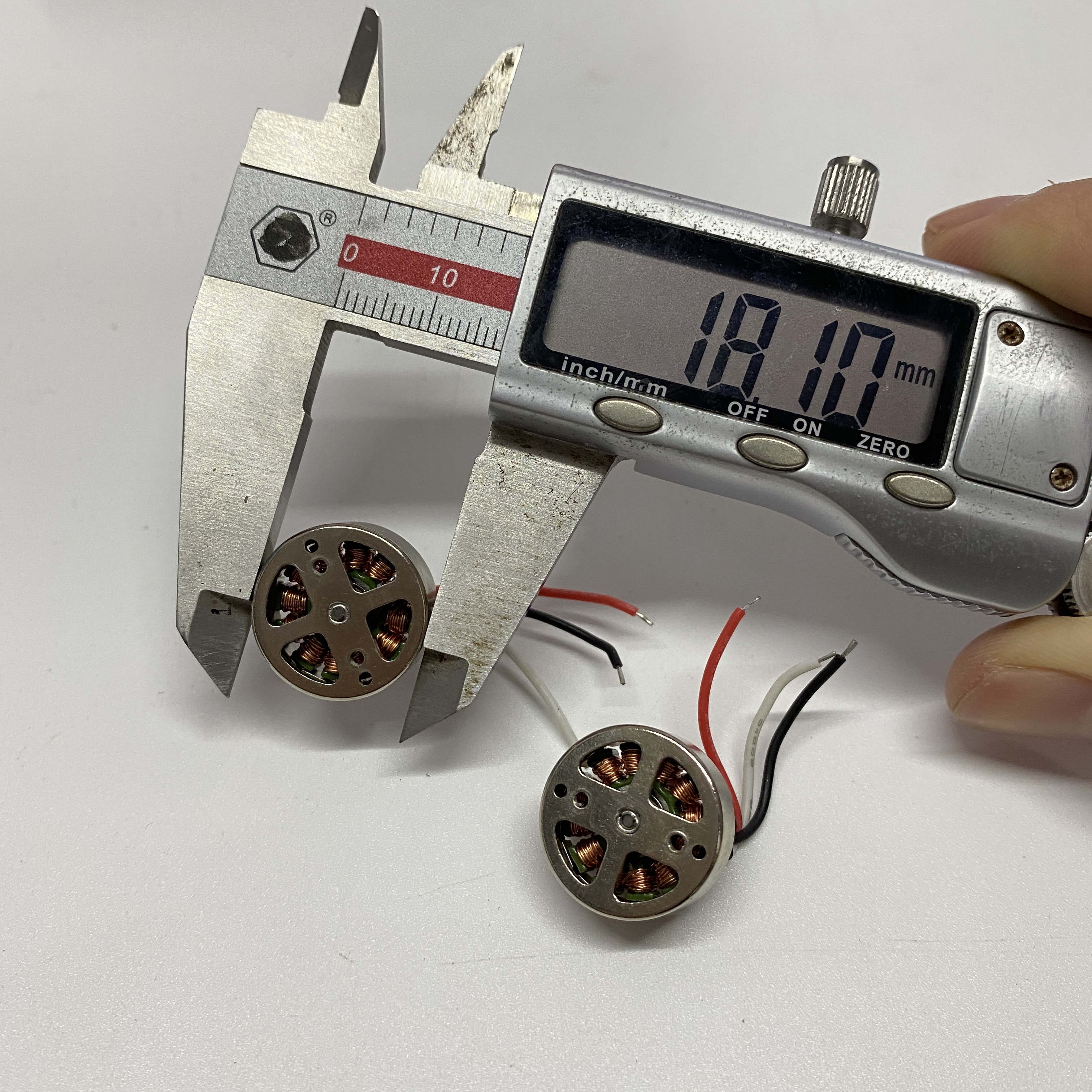 RC Drone 3.7V Brushless Motors - Drone Rc S1S review and price